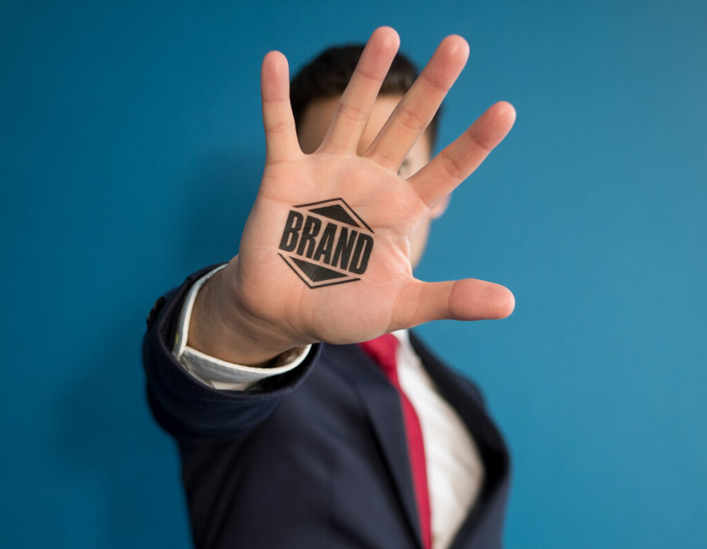 El logotipo no es lo más importante en tu empresa, lo es la causa. La identidad de tu empresa vende. Transmite el mensaje correcto.